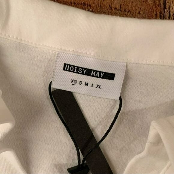 Noisy may women's size XS long sleeve crop top polo with v neck in white NWTs - Picture 4 of 7